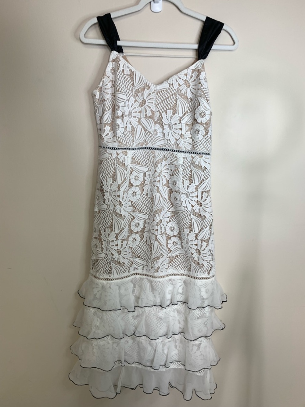 The Yellow Hanger White Lace Maxi Dress S